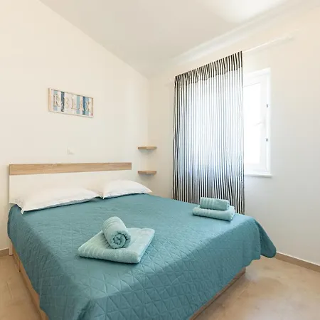 Apratman Mares Apartment Razanj