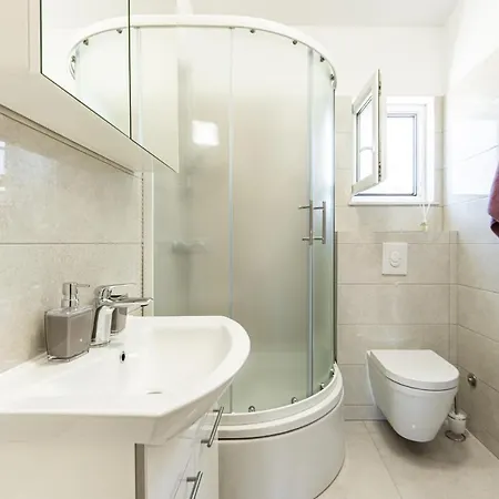 Apratman Mares Apartment *