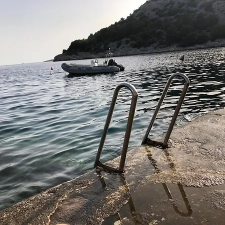 Apartment Apratman Mares Razanj