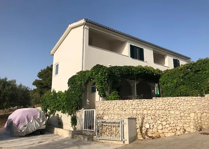 Apratman Mares Razanj